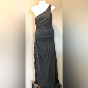 Beautiful long black one shoulder prom/evening dress